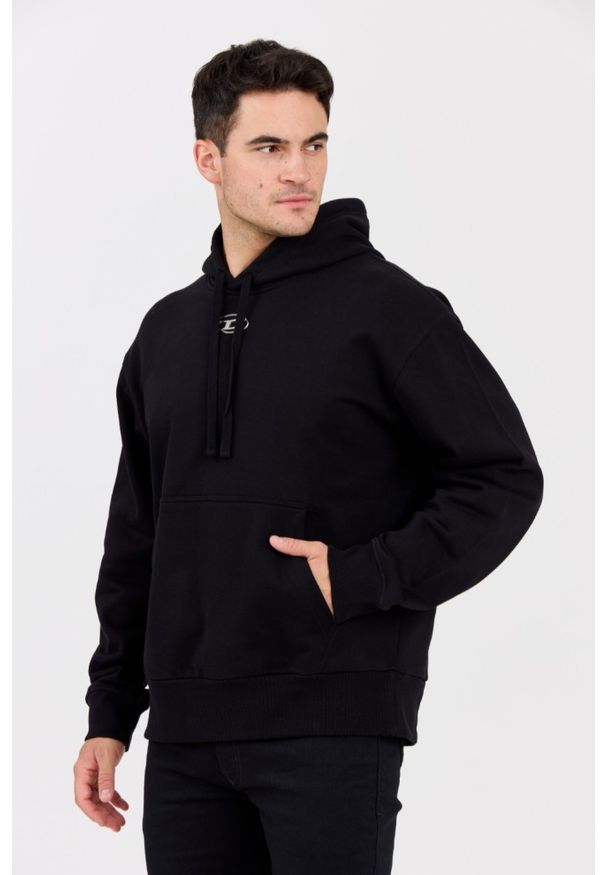 Diesel - DIESEL Czarna męska bluza z metalowym logo S-MACS-HOOD-OD, Rozmiar XXL. Kolor: czarny. Materiał: bawełna, elastan, materiał