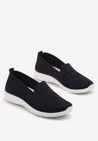 Born2be - Granatowe Wsuwane Tenisówki Mokasyny Venni. Okazja: na co dzień, na spacer. Zapięcie: bez zapięcia. Kolor: niebieski. Materiał: jeans. Wzór: aplikacja. Styl: elegancki, casual