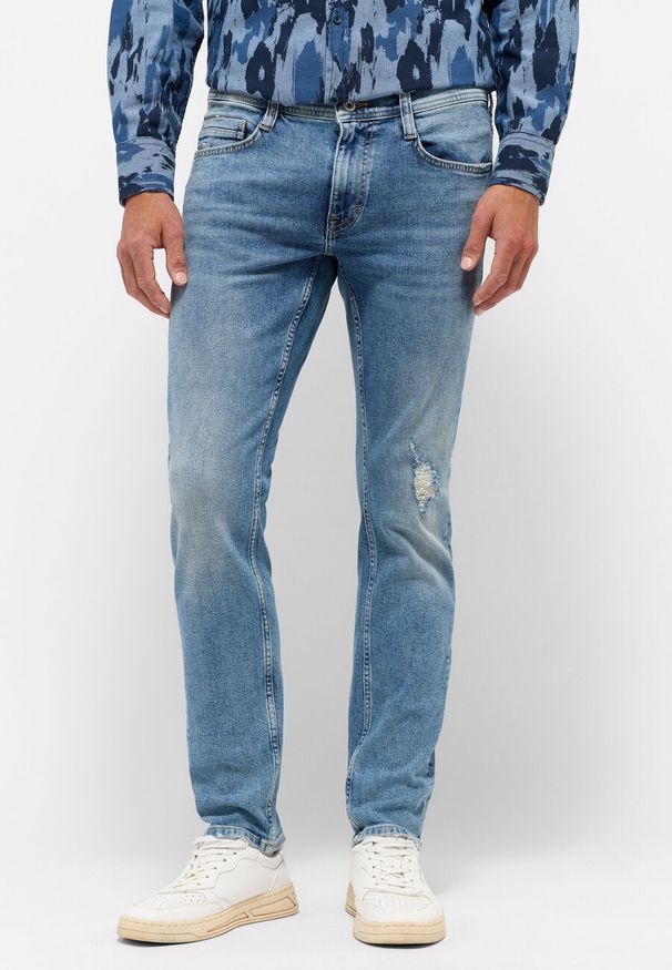 Mustang - Męskie Spodnie Jeansowe MUSTANG Oregon Slim Denim Blue 1015865 5000 424. Okazja: na co dzień. Stan: obniżony. Styl: casual, klasyczny, sportowy