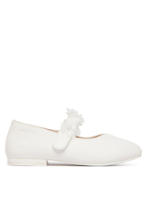 Półbuty Mayoral. Kolor: biały