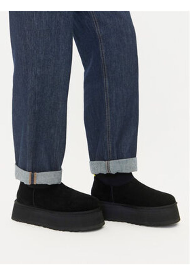 Ugg Śniegowce W Classic Mini Dipper 1168170 Czarny. Kolor: czarny. Materiał: skóra, zamsz