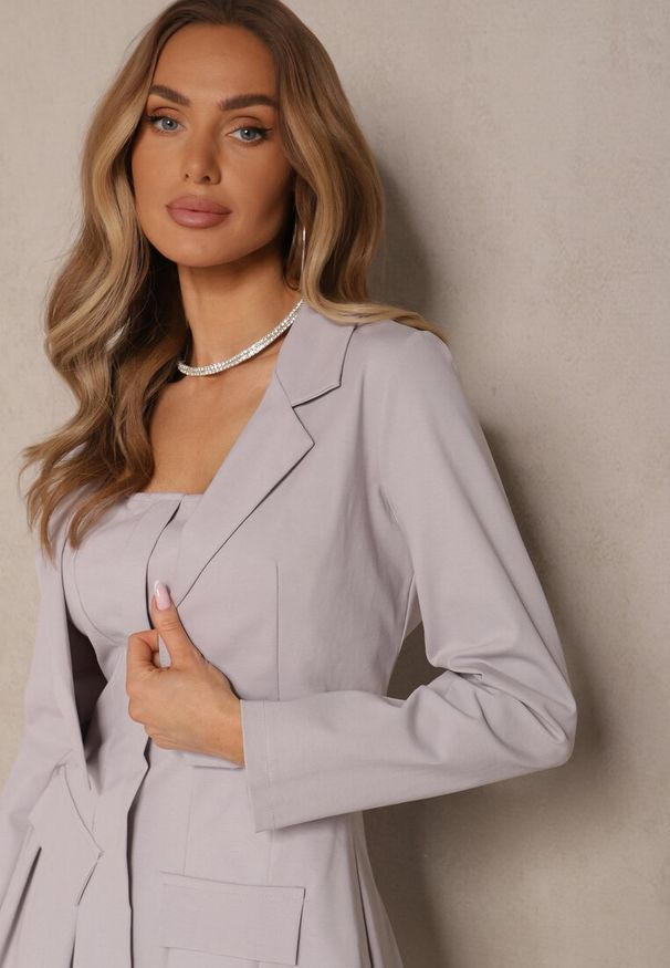 Renee - Szary Komplet Sukienka z Gumką i Krótka Marynarka Sepenillea. Kolor: szary. Materiał: materiał