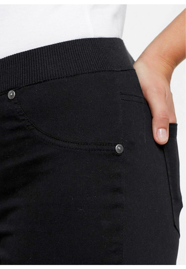 bonprix - Spodnie twillowe z elastycznego materiału z bawełną. Kolor: czarny. Materiał: bawełna, materiał. Wzór: prążki