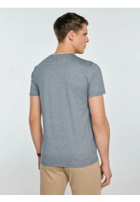 Big-Star - Koszulka męska w drobne paski granatowa Alanso 403. Okazja: na co dzień. Kolor: niebieski. Materiał: dzianina. Wzór: paski. Styl: casual, klasyczny #2