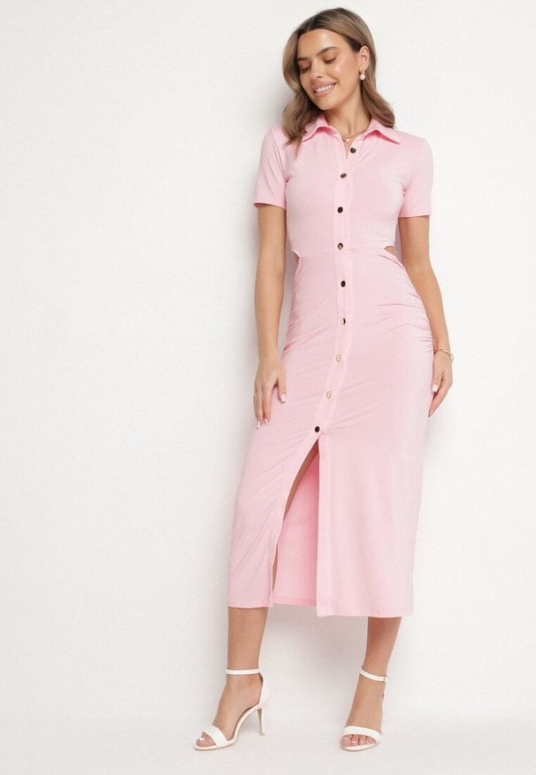 Born2be - Różowa Sukienka Koszulowa z Wycięciami w Talii i i Marszczeniami Zapinana na Guziki Quvlea. Okazja: na co dzień. Kolor: różowy. Materiał: jeans, wiskoza. Typ sukienki: koszulowe. Styl: casual