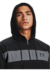 Under Armour Wiatrówka UA SPORTSTYLE WINDBREAKER 1361621 Czarny Regular Fit. Kolor: czarny