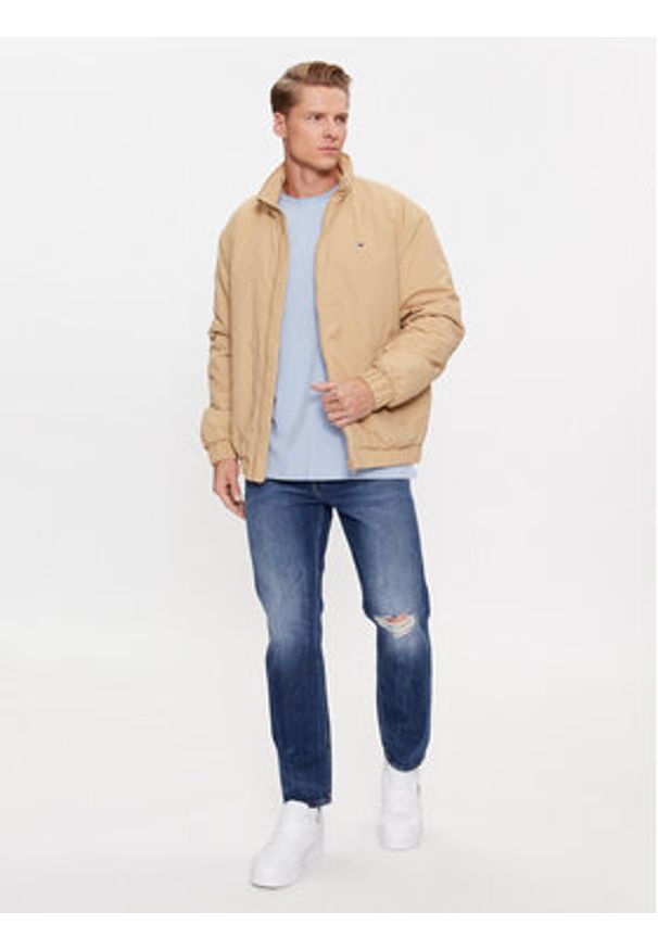 Tommy Jeans Kurtka bomber Essential DM0DM17238 Beżowy Relaxed Fit. Kolor: beżowy. Materiał: syntetyk