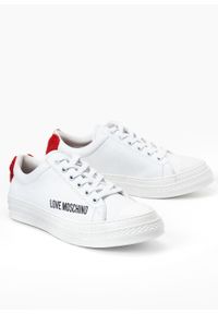 Love Moschino - Sneakersy damskie LOVE MOSCHINO JA15914G0GIAR-10A. Okazja: na co dzień, na spacer, do pracy. Kolor: biały. Sport: turystyka piesza