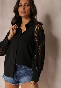 Renee - Czarna Koszula Apostoros. Okazja: na co dzień, na spotkanie biznesowe, do pracy. Typ kołnierza: kołnierzyk klasyczny. Kolor: czarny. Materiał: koronka, jeans. Styl: biznesowy, klasyczny, casual #7