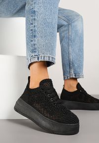 Renee - Czarne Sneakersy na Platformie z Ażurowym Wykończeniem Isdisane. Okazja: na co dzień. Zapięcie: sznurówki. Kolor: czarny. Materiał: jeans. Wzór: ażurowy. Obcas: na platformie