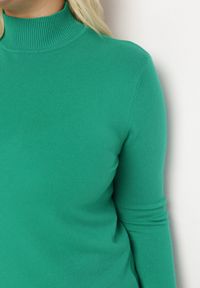 Born2be - Zielony Sweter z Golfem Erimessa. Typ kołnierza: golf. Kolor: zielony. Materiał: tkanina, dzianina, wiskoza. Długość rękawa: długi rękaw. Długość: długie. Styl: klasyczny #4