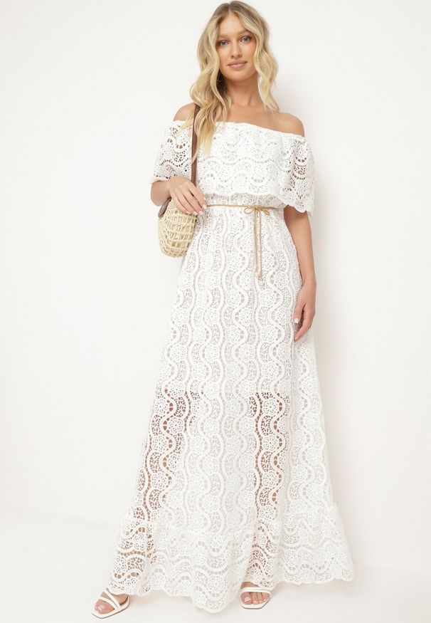 Born2be - Biała Bawełniana Ażurowa Sukienka Hiszpanka z Gumką w Talii Lianeavia. Okazja: na co dzień. Typ kołnierza: dekolt hiszpanka. Kolor: biały. Materiał: bawełna. Wzór: ażurowy. Sezon: wiosna, lato. Styl: casual, klasyczny