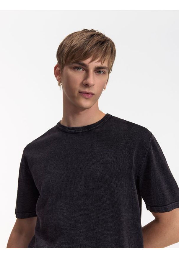 Reserved - Bawełniany sweter z krótkim rękawem - czarny. Kolor: czarny. Materiał: bawełna. Długość rękawa: krótki rękaw. Długość: krótkie