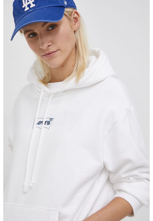 Levi's® - Levi's Bluza bawełniana damska kolor biały z kapturem gładka. Okazja: na spotkanie biznesowe. Typ kołnierza: kaptur. Kolor: biały. Materiał: bawełna. Długość rękawa: długi rękaw. Długość: długie. Wzór: gładki. Styl: biznesowy
