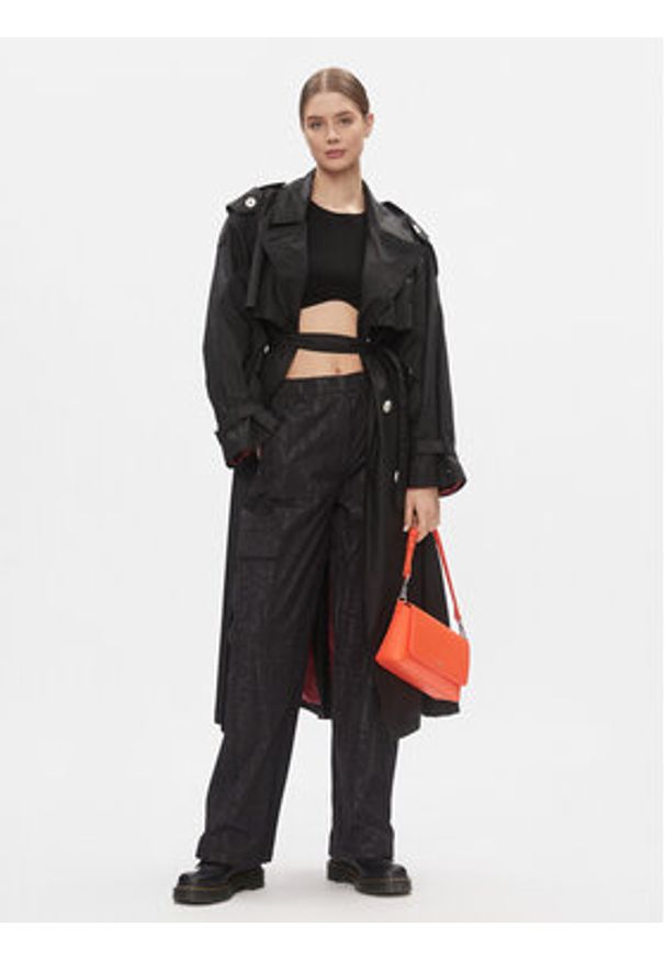 Calvin Klein Jeans Spodnie materiałowe Loose Logo Aop Cargo Pant J20J222596 Czarny Regular Fit. Kolor: czarny. Materiał: syntetyk