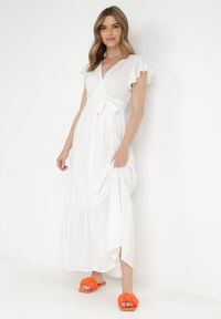 Born2be - Biała Sukienka Cephemus. Kolor: biały. Materiał: materiał. Wzór: jednolity, gładki. Sezon: lato. Typ sukienki: rozkloszowane, kopertowe. Styl: wakacyjny. Długość: maxi #7