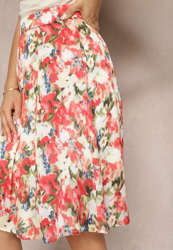 Renee - Beżowo-Czerwona Kwiecista Spódnica o Rozkloszowanym Fasonie High Waist Jastaria. Okazja: na co dzień, na spacer. Stan: podwyższony. Kolor: beżowy. Materiał: materiał. Wzór: aplikacja, jednolity. Sezon: wiosna. Styl: casual