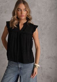 Renee - Czarna Haftowana Bluzka z Bawełny Zdobiona Falbankami Bolidia. Typ kołnierza: kołnierz z falbankami. Kolor: czarny. Materiał: bawełna. Wzór: haft, aplikacja. Styl: boho #1