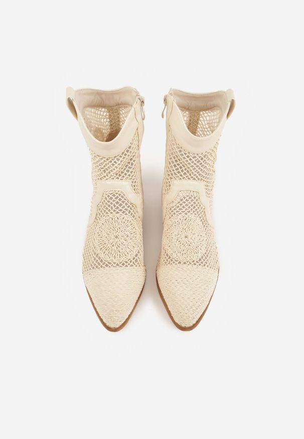 Born2be - Beżowe Ażurowe Botki Kowbojki z Haftem na Niskim Obcasie Typu Stożek Bertolina. Okazja: na co dzień. Kolor: beżowy. Materiał: jeans. Wzór: ażurowy, haft. Obcas: na obcasie. Styl: wizytowy, casual, klasyczny. Wysokość obcasa: niski