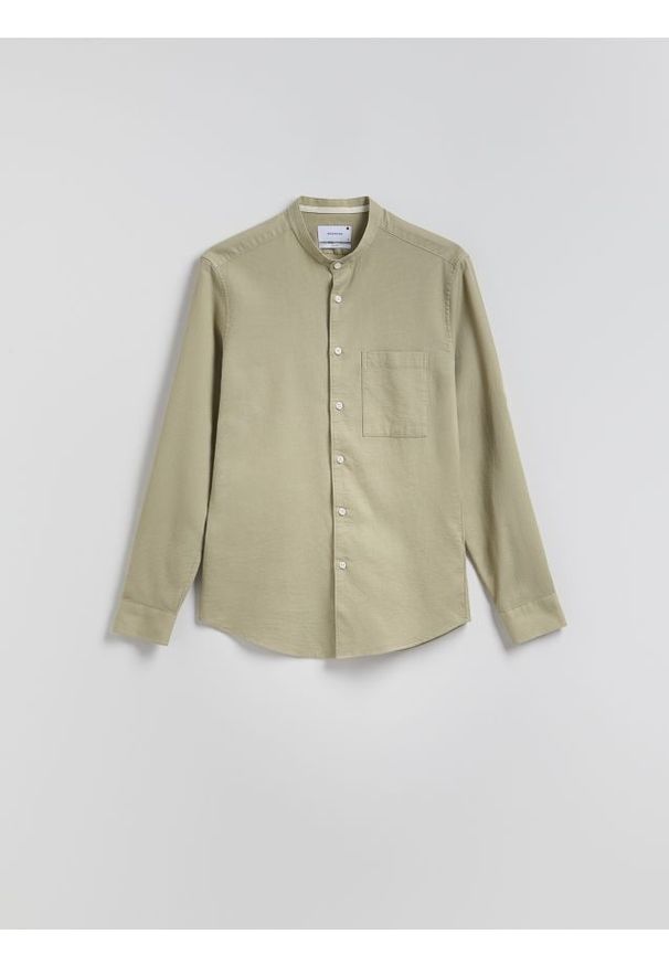 Reserved - Koszula slim fit ze stójką - oliwkowy. Typ kołnierza: kołnierzyk stójkowy. Kolor: oliwkowy. Materiał: tkanina, bawełna