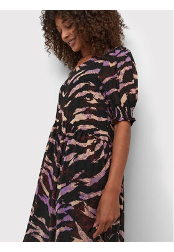 Kaffe Sukienka codzienna Neferi 10506600 Czarny Relaxed Fit. Okazja: na co dzień. Kolor: czarny. Materiał: syntetyk. Typ sukienki: proste. Styl: casual