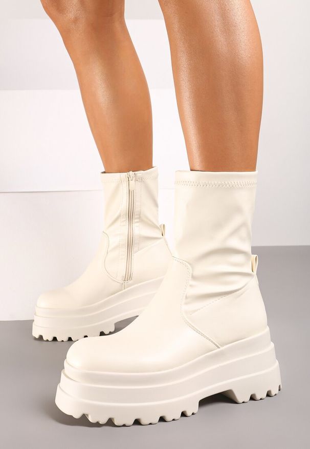 Renee - Beżowe Botki na Podwójnej Platformie z Przylegającą Cholewką Belariel. Okazja: na imprezę, na co dzień. Kolor: beżowy. Materiał: jeans. Szerokość cholewki: normalna. Obcas: na platformie. Styl: elegancki, casual. Wysokość obcasa: średni