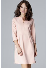 Lenitif - Elegancka sukienka z podwyższoną talią dekolt V różowa. Okazja: do pracy. Kolor: różowy. Styl: elegancki #1