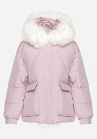 Born2be - Różowa Pikowana Kurtka z Kapturem i Grubym Futrzanym Obszyciem z Możliwością Odpięcia Izarida. Typ kołnierza: kaptur. Kolor: różowy. Materiał: futro. Długość rękawa: długi rękaw. Długość: długie. Styl: elegancki, klasyczny #4