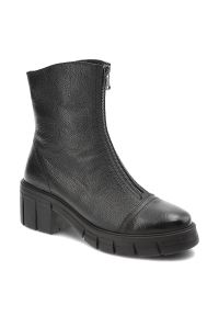 Czarne Botki Armodo Modne Buty Damskie Zapinane Na Zamek. Zapięcie: zamek. Kolor: czarny. Materiał: materiał. Wzór: kolorowy. Obcas: na obcasie. Styl: klasyczny, elegancki. Wysokość obcasa: średni