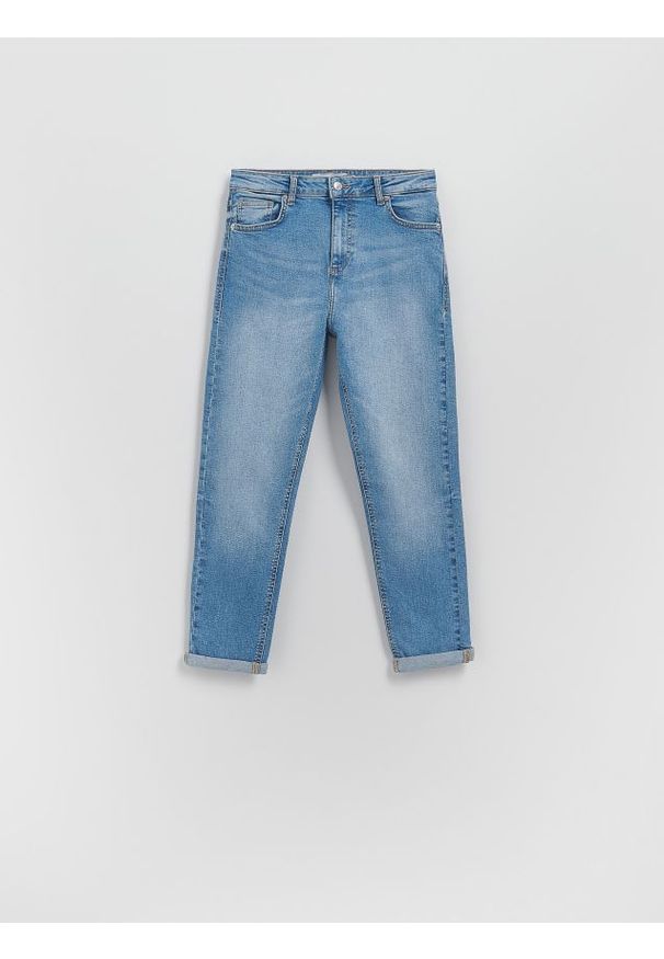 Reserved - Jeansy boyfriend slim - niebieski. Kolor: niebieski