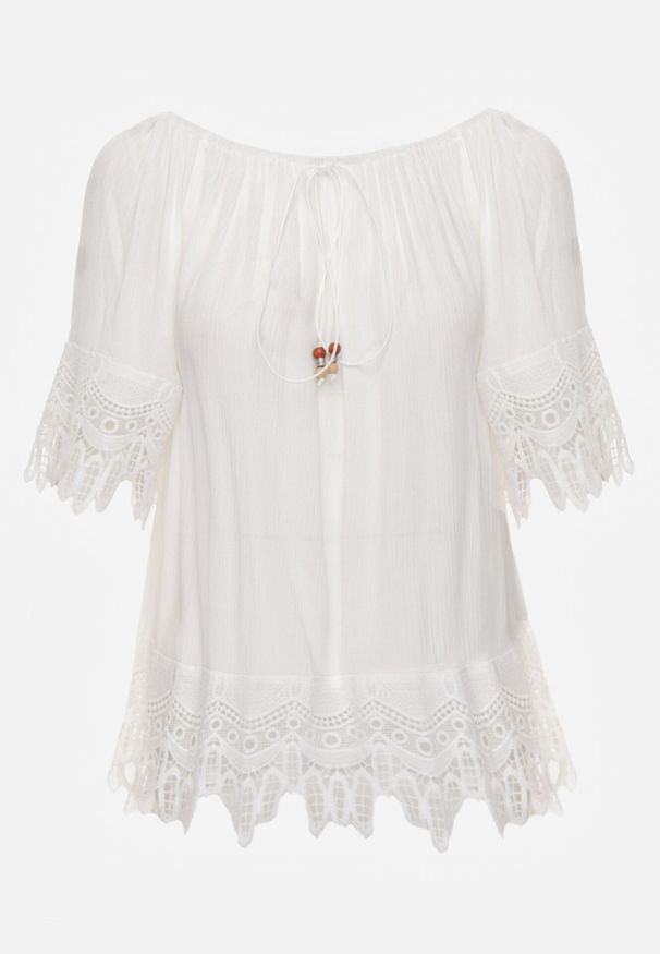 Born2be - Biała Bluzka z Wiskozy w Stylu Boho z Koronką Sznurkami i Koralikami Dazzlebell. Okazja: na co dzień, do pracy, na spotkanie biznesowe. Kolor: biały. Materiał: wiskoza, koronka. Wzór: koronka. Styl: boho