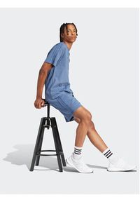 Adidas - adidas Szorty sportowe ALL SZN 3-Stripes IR5259 Niebieski Regular Fit. Kolor: niebieski. Materiał: bawełna. Styl: sportowy