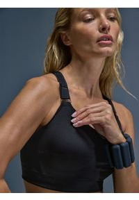 4f - 4F Biustonosz treningowy z wysokim wsparciem - czarny S. Kolor: czarny. Materiał: włókno, materiał, elastan. Wzór: ze splotem, jednolity. Sport: bieganie, fitness #1