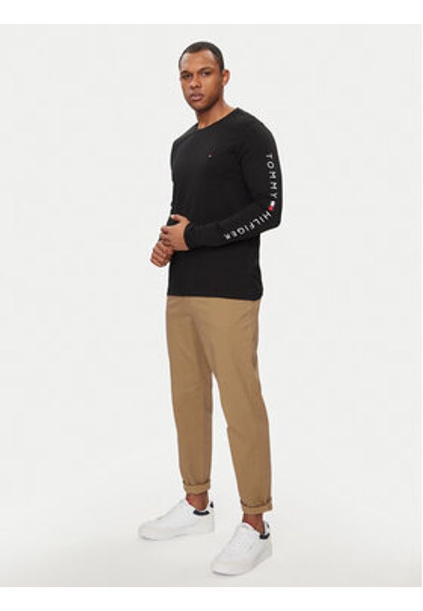 TOMMY HILFIGER - Tommy Hilfiger Longsleeve Logo Tee MW0MW09096 Czarny Regular Fit. Kolor: czarny. Materiał: bawełna. Długość rękawa: długi rękaw