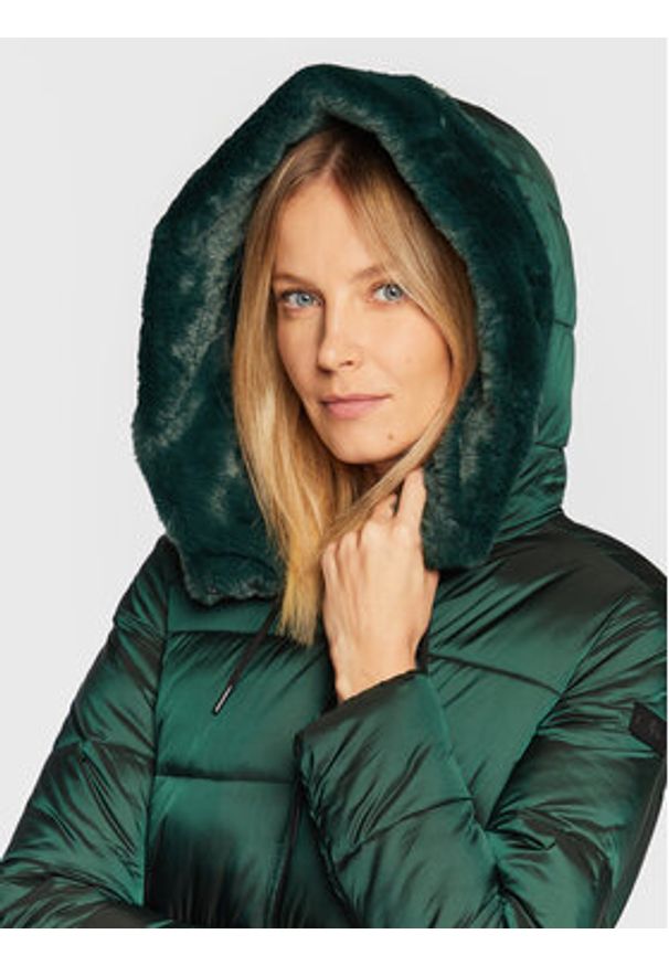 CMP Płaszcz zimowy 32K3086F Zielony Regular Fit. Kolor: zielony. Materiał: syntetyk. Sezon: zima