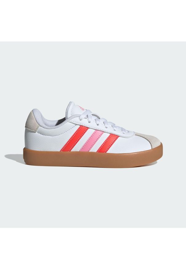 Adidas - Buty VL Court 3.0. Kolor: wielokolorowy, czerwony, biały, różowy. Materiał: zamsz, materiał. Sport: turystyka piesza
