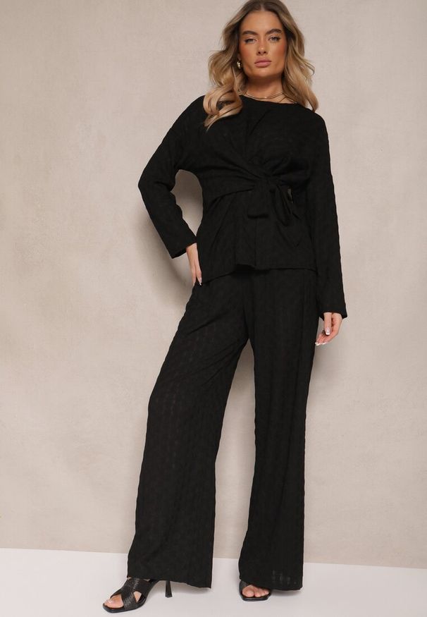 Renee - Czarny Komplet Spodnie o Szerokim Kroju i Bluzka z Wiązaniem w Talii Dilinne. Kolor: czarny. Materiał: jeans