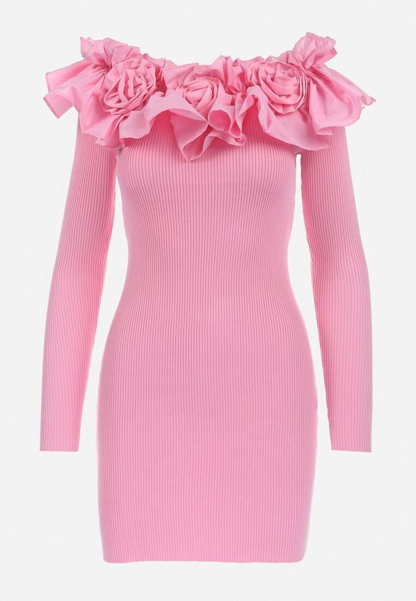 Born2be - Różowa Sukienka Hiszpanka Mini z Falbankami Xerxeni. Typ kołnierza: dekolt hiszpanka, kołnierz z falbankami. Kolor: różowy. Materiał: prążkowany, dzianina. Wzór: aplikacja, kwiaty. Długość: mini