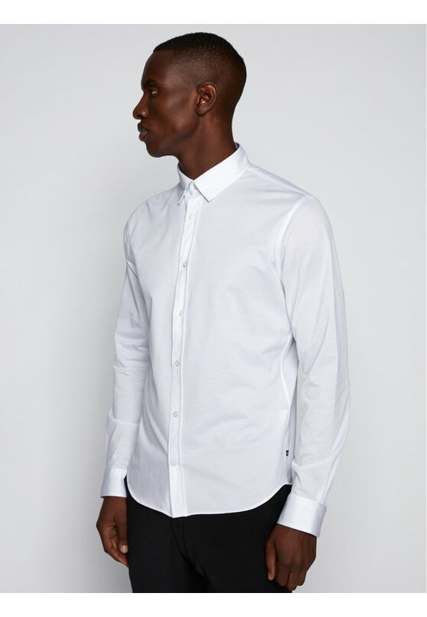 Matinique Koszula 30205262 Biały Regular Fit. Kolor: biały. Materiał: bawełna