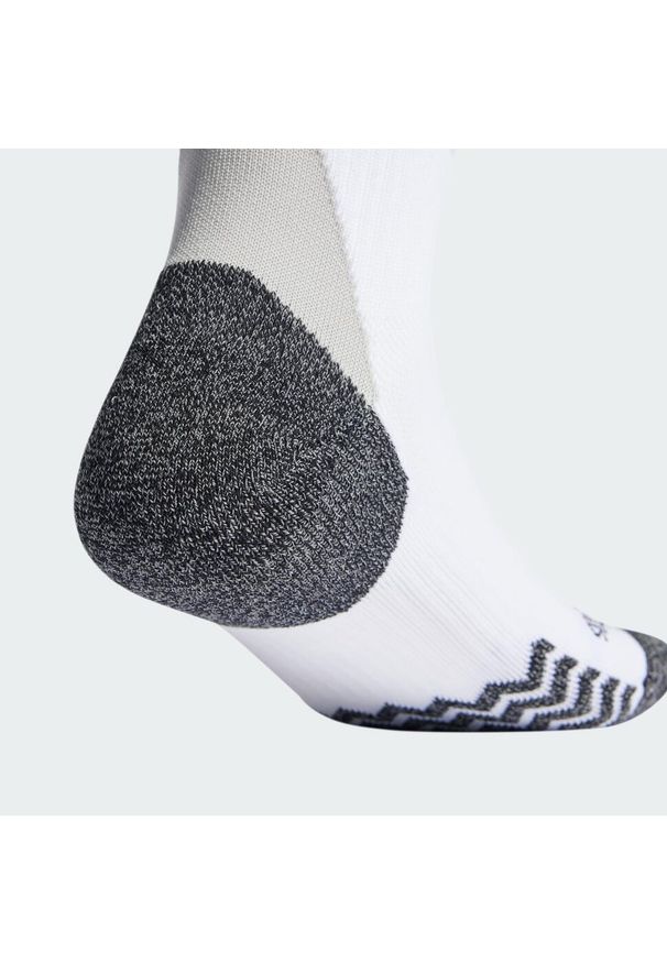 Adidas - Getry adi 24 AEROREADY Football Knee. Kolor: biały, wielokolorowy, czarny, szary. Materiał: materiał. Sport: piłka nożna