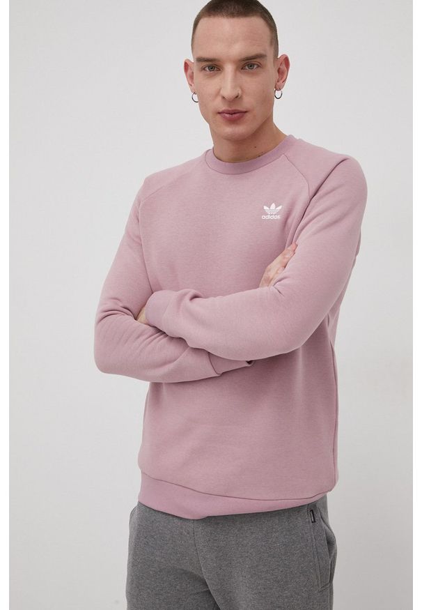 adidas Originals Bluza męska kolor różowy z aplikacją. Kolor: różowy. Materiał: poliester, bawełna. Długość rękawa: raglanowy rękaw. Wzór: aplikacja