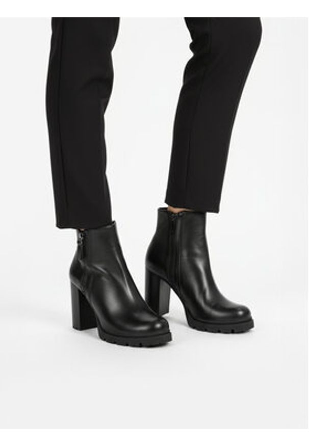 Clara Barson Botki CEO-MARGO WS5881-15 Czarny. Kolor: czarny. Materiał: materiał