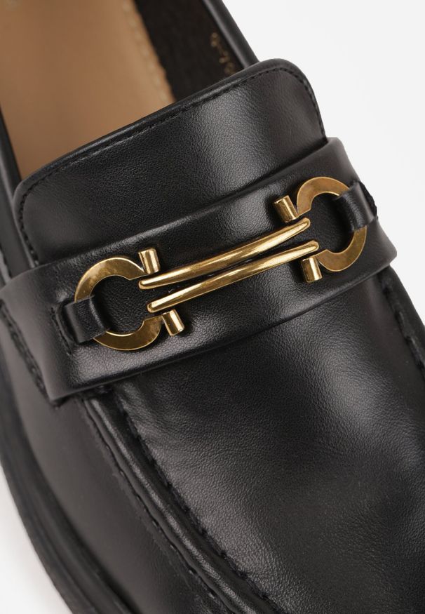 Born2be - Czarne Płaskie Mokasyny z Metalową Klamrą Evelithia. Okazja: na co dzień, na spotkanie biznesowe. Zapięcie: klamry. Kolor: czarny. Materiał: jeans. Styl: casual, biznesowy, elegancki, klasyczny