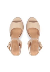 Kazar - Skórzane sandały na platformie. Kolor: beżowy. Materiał: skóra. Wzór: aplikacja. Sezon: lato. Obcas: na platformie. Styl: klasyczny. Wysokość obcasa: średni #3