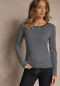 Renee - Granatowa Bluzka Longsleeve Ozdobiona Paskami i Cyrkoniami Ralenea. Okazja: na co dzień. Kolor: niebieski. Materiał: jeans. Długość rękawa: długi rękaw. Wzór: aplikacja. Styl: elegancki, casual #4