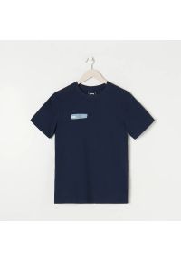 Sinsay - Koszulka z nadrukiem - Granatowy. Kolor: niebieski. Wzór: nadruk