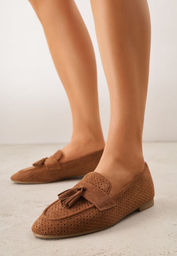 Born2be - Brązowe Ażurowe Mokasyny VICES Ozdobione Frędzlami Catiana. Okazja: na co dzień, do pracy. Kolor: brązowy. Materiał: jeans. Wzór: ażurowy, aplikacja. Styl: casual, elegancki