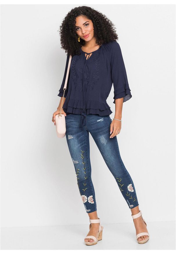 bonprix - Tunika z miękkiej wiskozy. Kolor: niebieski. Materiał: wiskoza. Wzór: aplikacja, haft. Styl: boho
