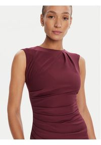 Rinascimento Sukienka koktajlowa CFC0125332003 Bordowy Slim Fit. Kolor: fioletowy. Materiał: syntetyk. Styl: wizytowy #3