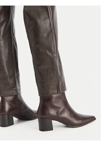 Vero Moda Spodnie z imitacji skóry Vips 10336342 Brązowy Straight Fit. Kolor: brązowy. Materiał: skóra #2